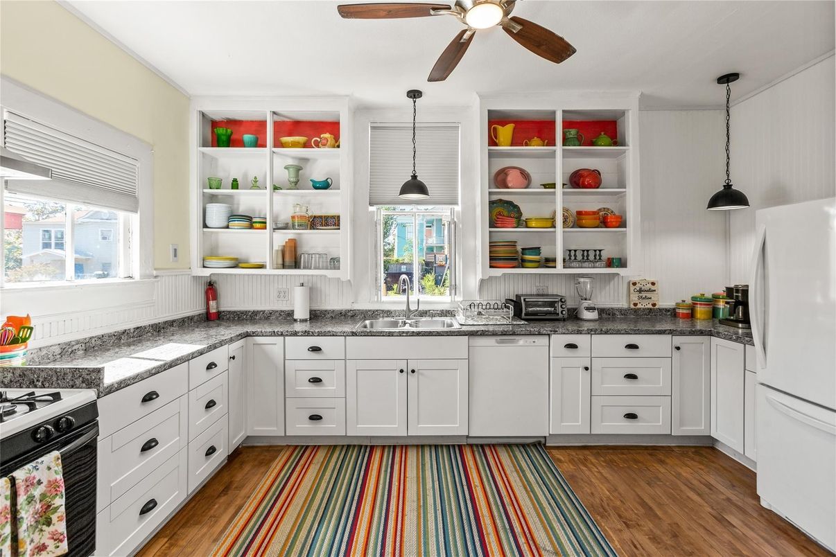 Interior, Kitchen, Pendant Lights, Wood Texture Flooring