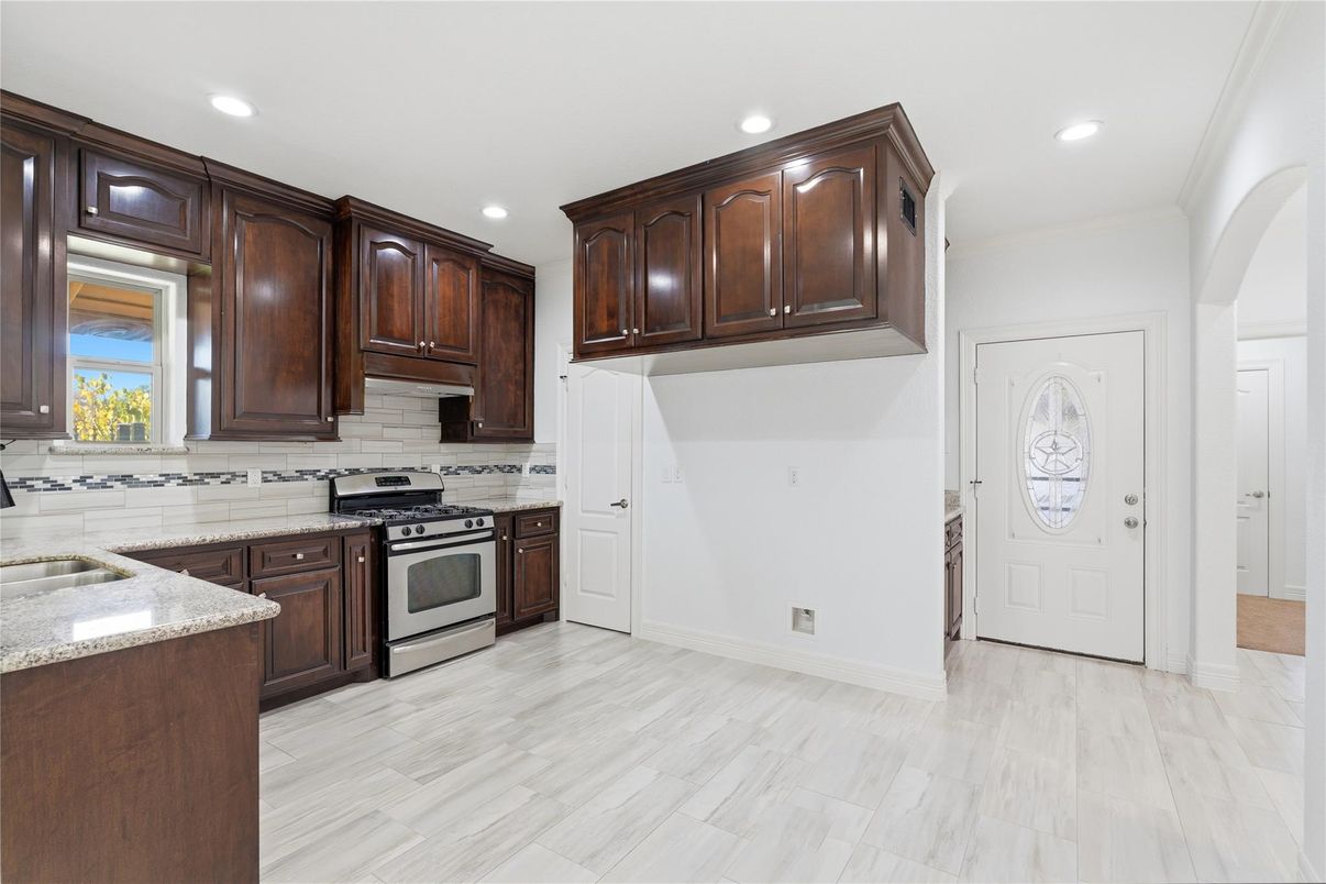 Interior, Kitchen, Recessed Lighting, Wood Texture Flooring