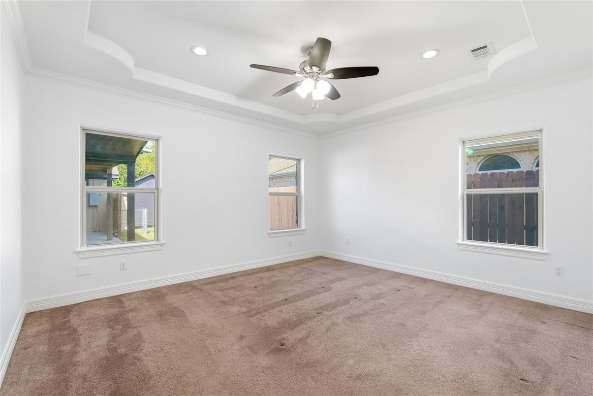 Empty room, Interior, Recessed Lighting