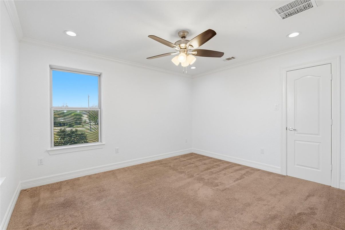 Empty room, Interior, Recessed Lighting