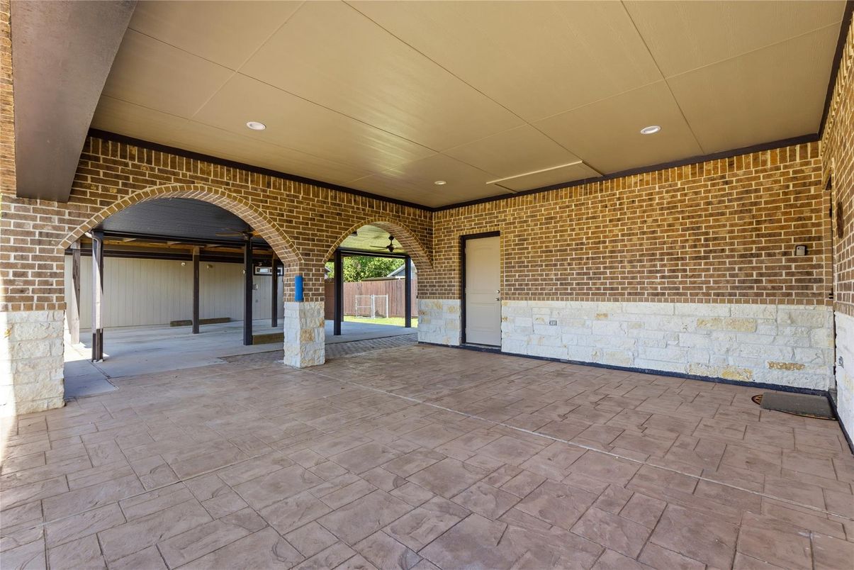 Exterior, Recessed Lighting, Stone Walls