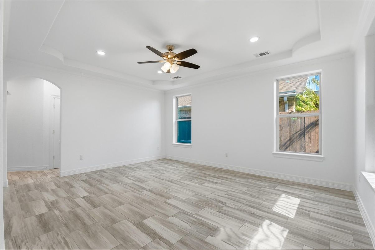 Empty room, Interior, Recessed Lighting, Wood Texture Flooring