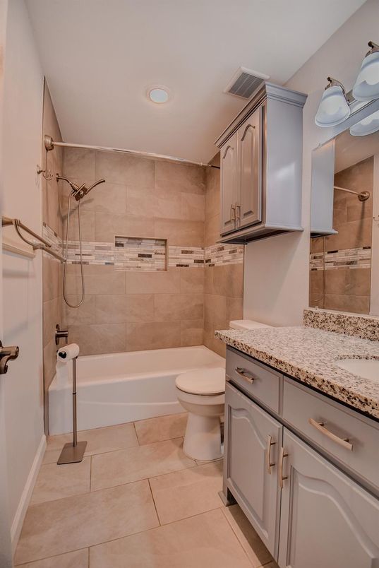 Bathroom, Interior, Recessed Lighting