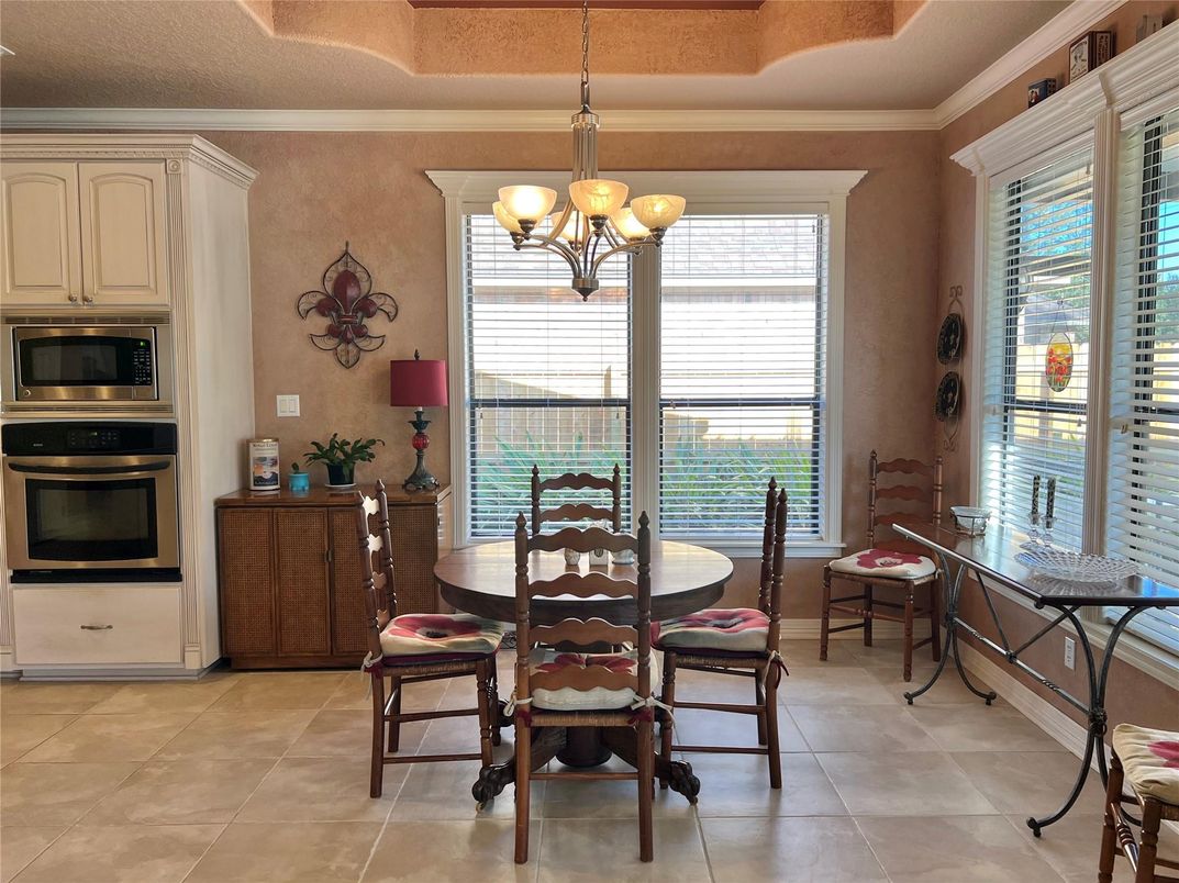 Chandelier, Dining room, Interior