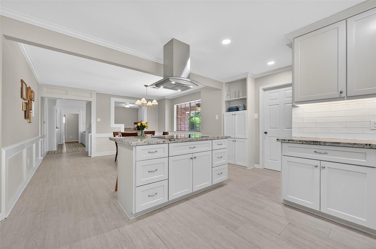 Interior, Kitchen, Pendant Lights, Recessed Lighting, Wood Texture Flooring