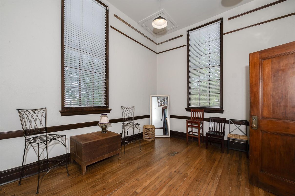 Interior, Pendant Lights, Wood Texture Flooring