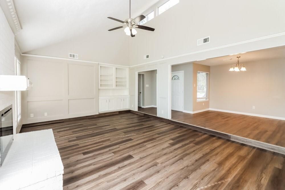 Empty room, Interior, Pendant Lights, Wood Texture Flooring