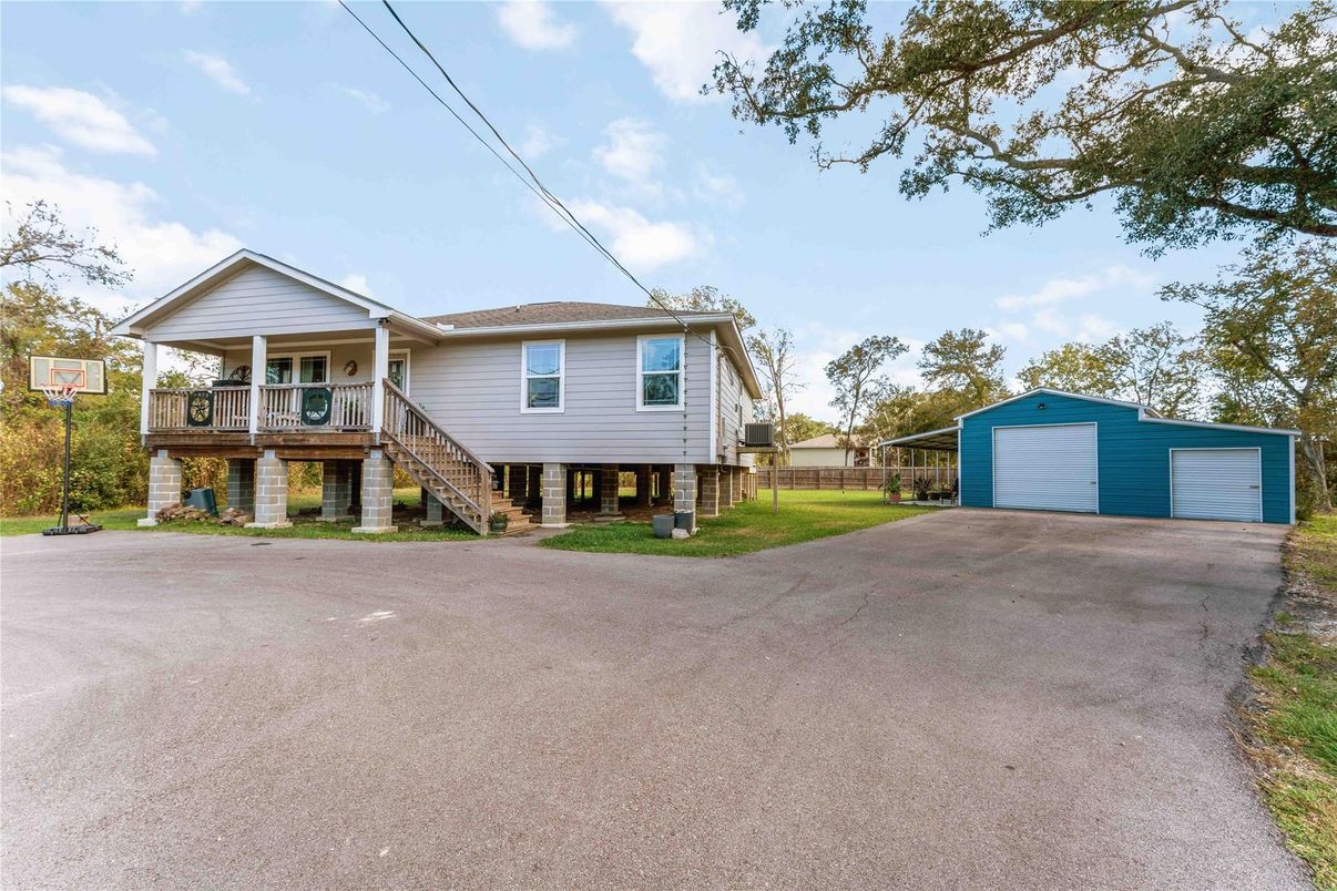 Backyard, Detached Garage, Exterior