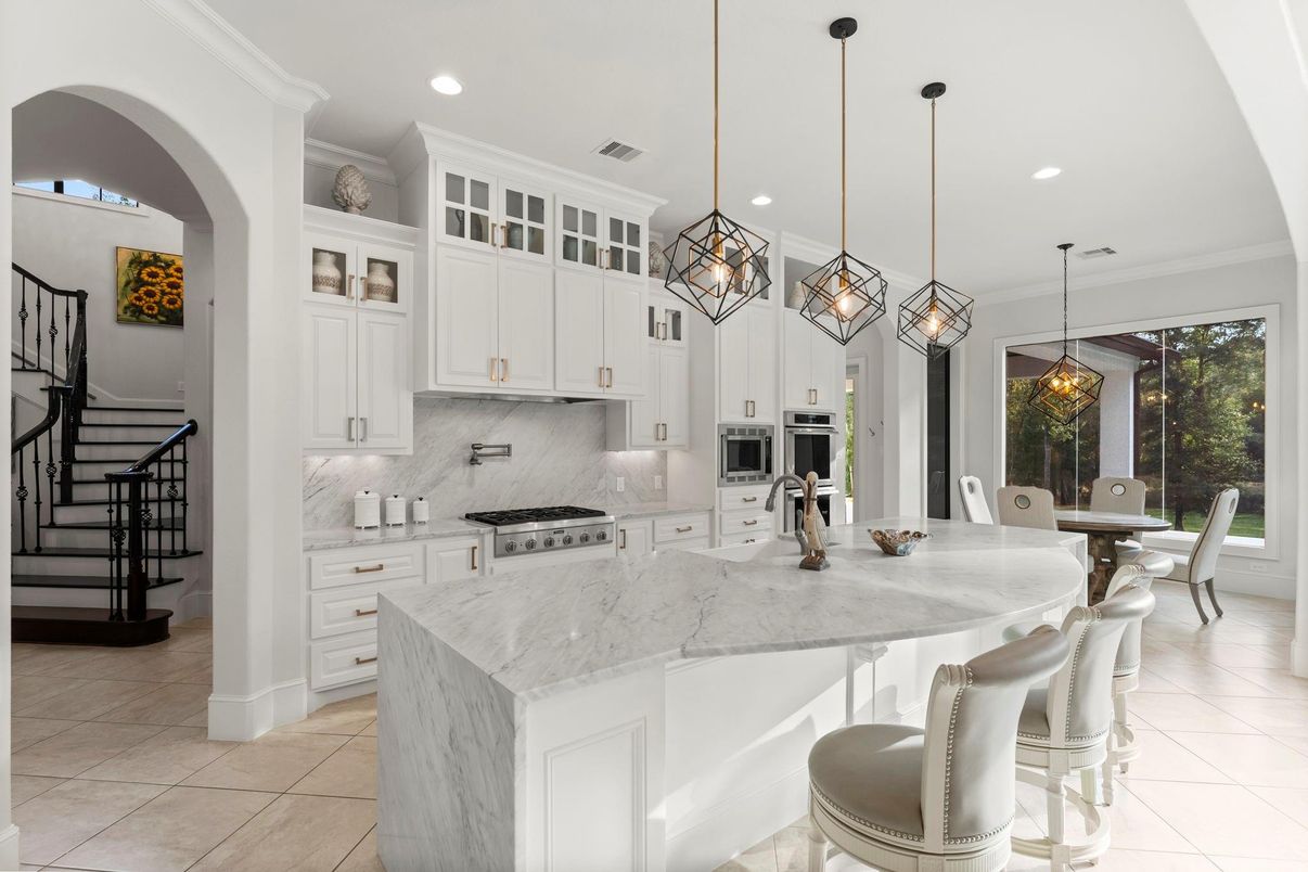 Dining room, Interior, Kitchen, Pendant Lights, Recessed Lighting, Stainless Steel Appliances