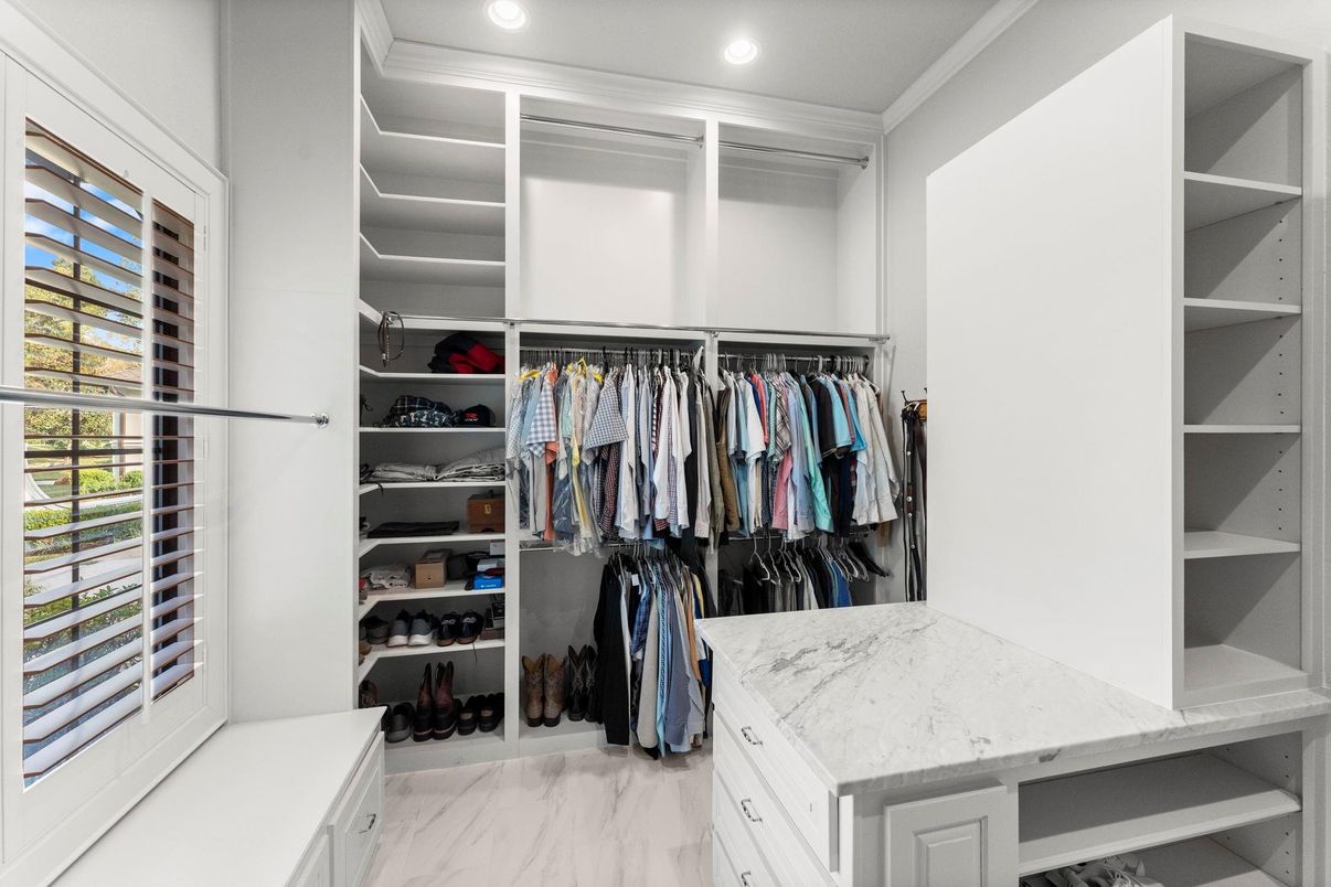 Interior, Marble, Recessed Lighting, Walk-in Closets