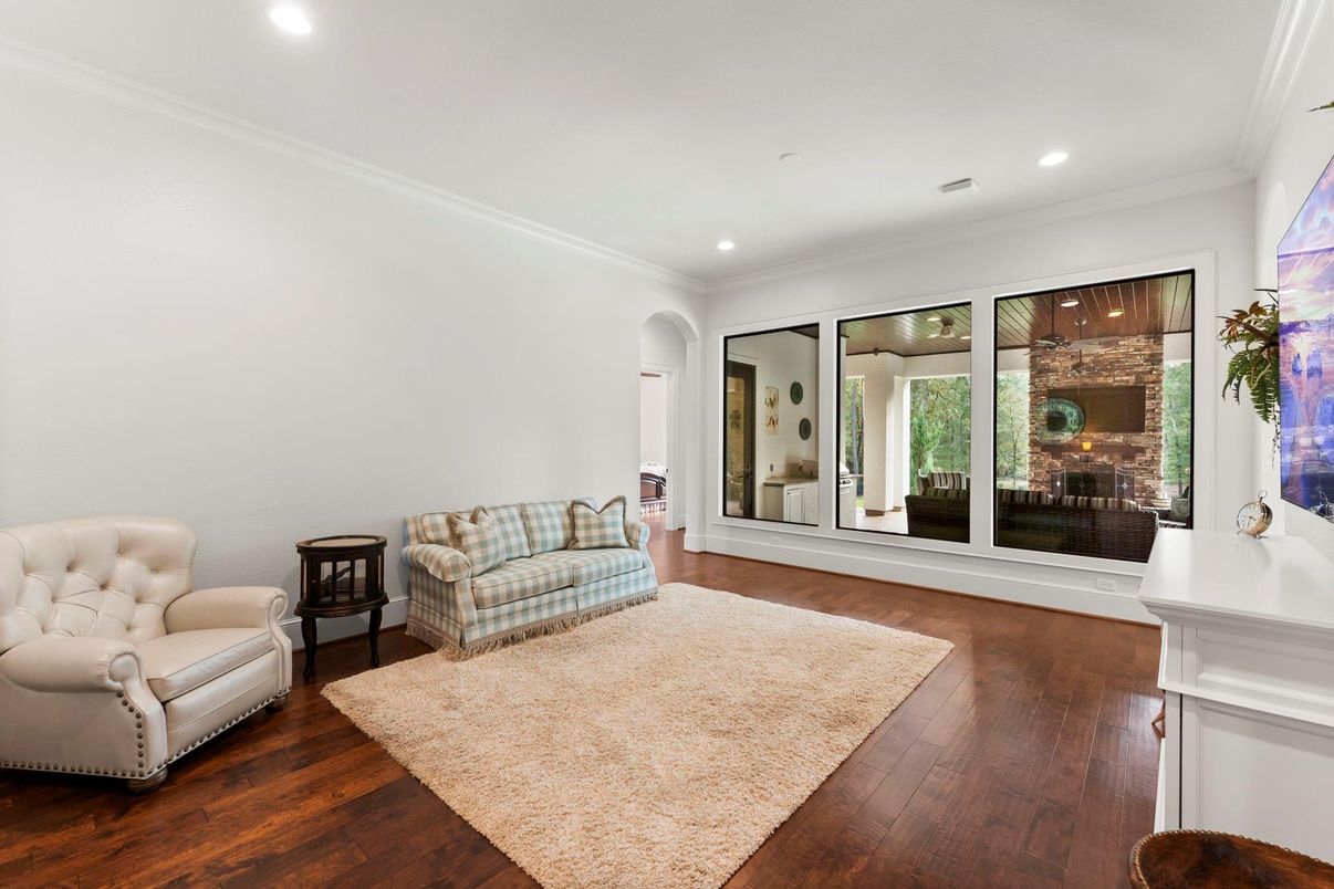 Interior, Recessed Lighting, Wood Texture Flooring