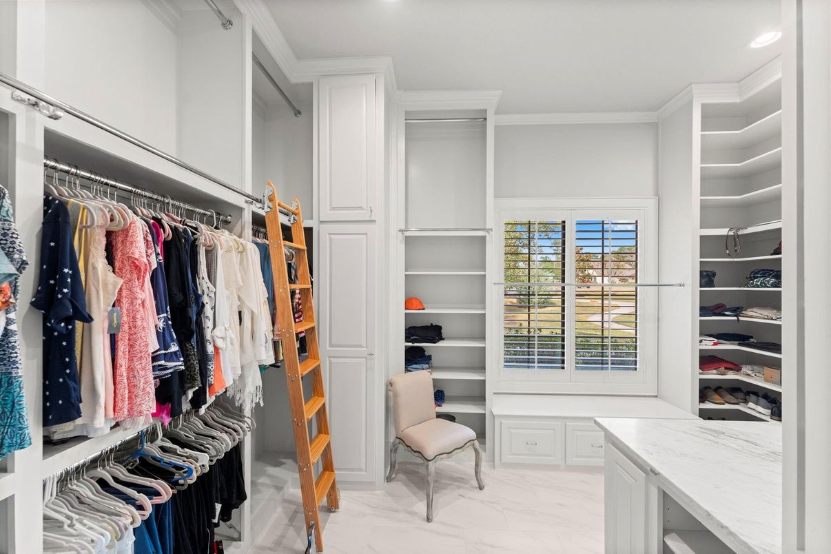 Interior, Marble, Recessed Lighting, Walk-in Closets