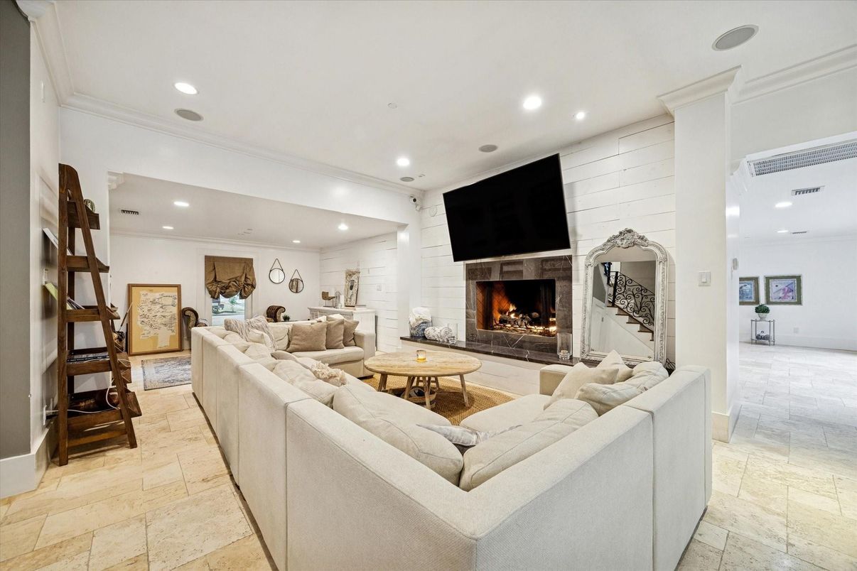 Fireplace, Interior, Living room, Recessed Lighting