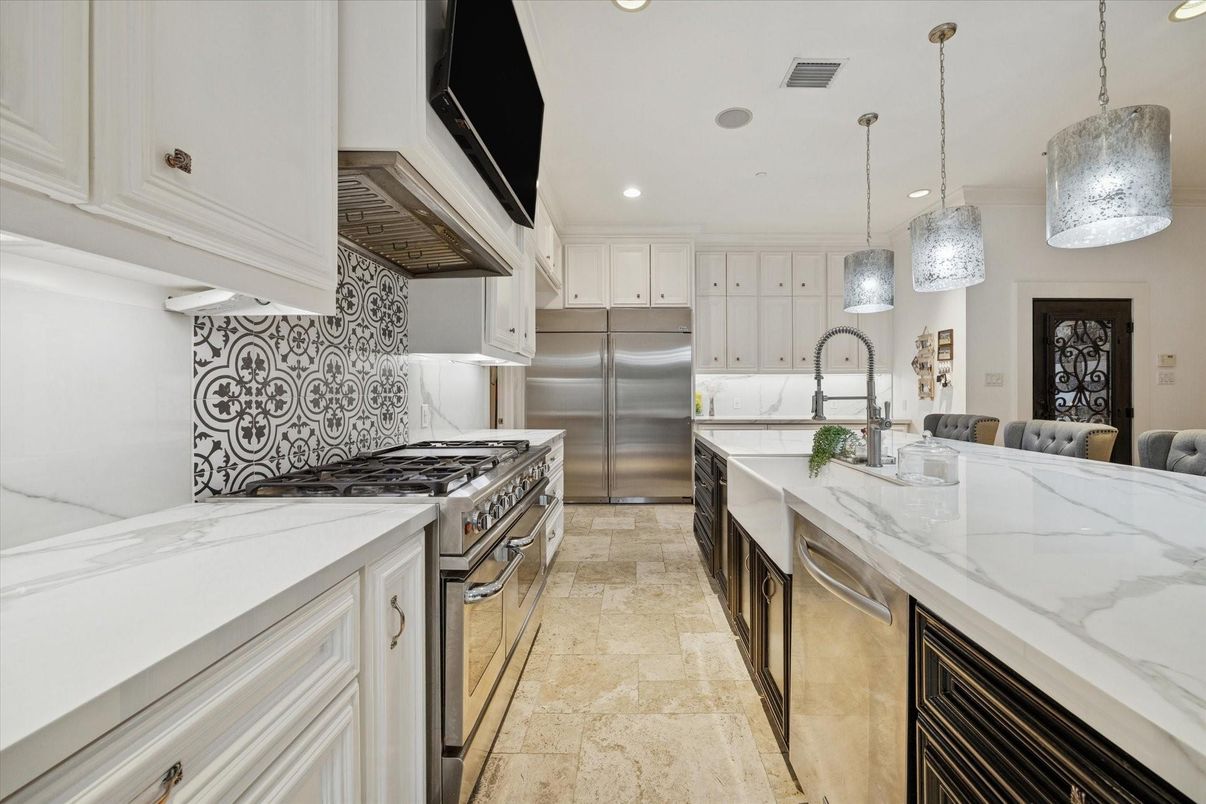 Interior, Kitchen, Pendant Lights, Recessed Lighting, Stainless Steel Appliances