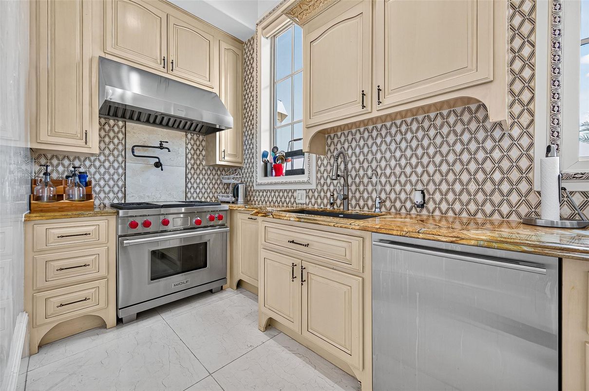 Interior, Kitchen, Stainless Steel Appliances
