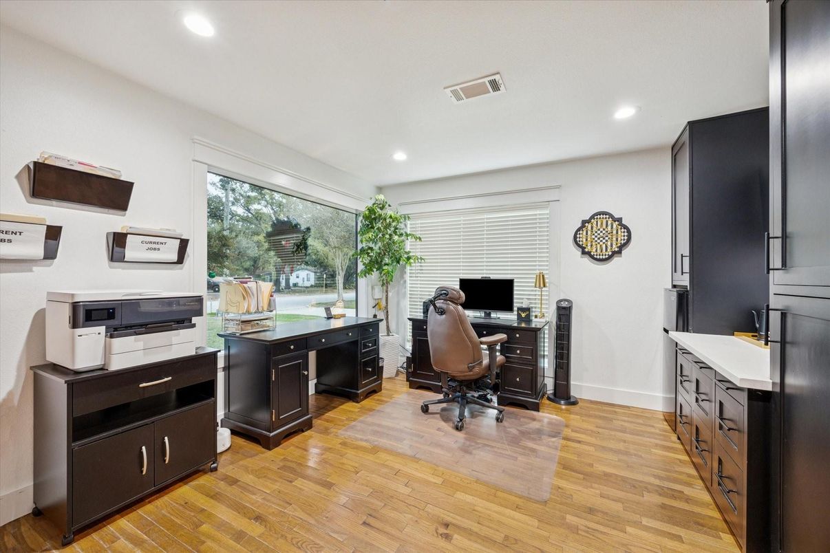 Home Office, Interior, Recessed Lighting, Wood Texture Flooring