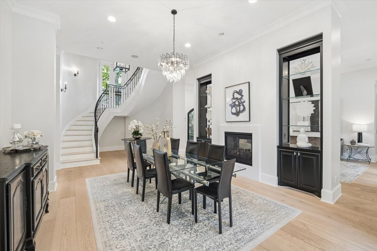 Chandelier, Dining room, Fireplace, Interior, Recessed Lighting, Wood Texture Flooring