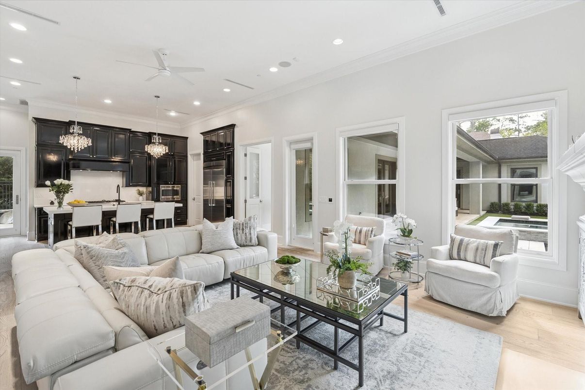 Dining room, Interior, Kitchen, Living room, Pendant Lights, Recessed Lighting, Stainless Steel Appliances, Wood Texture Flooring