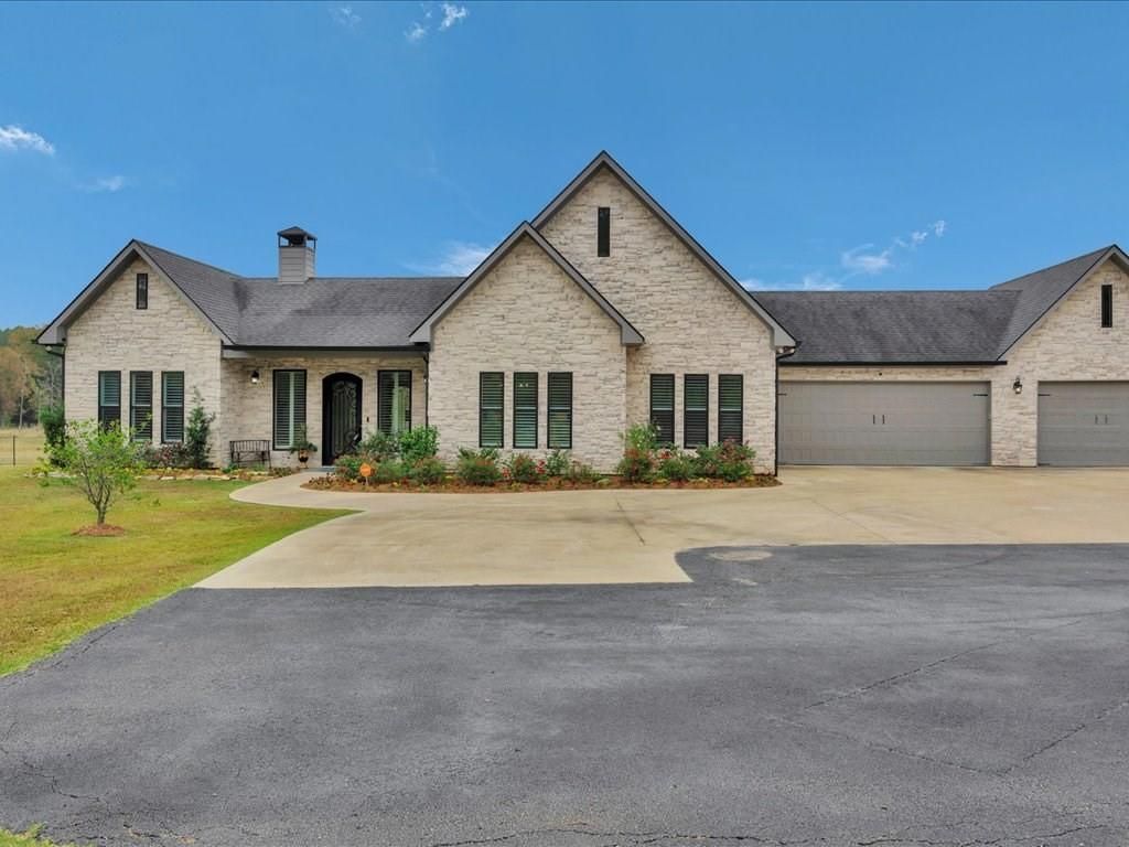 Attached, Backyard, Exterior, Facade, Brick Traditional