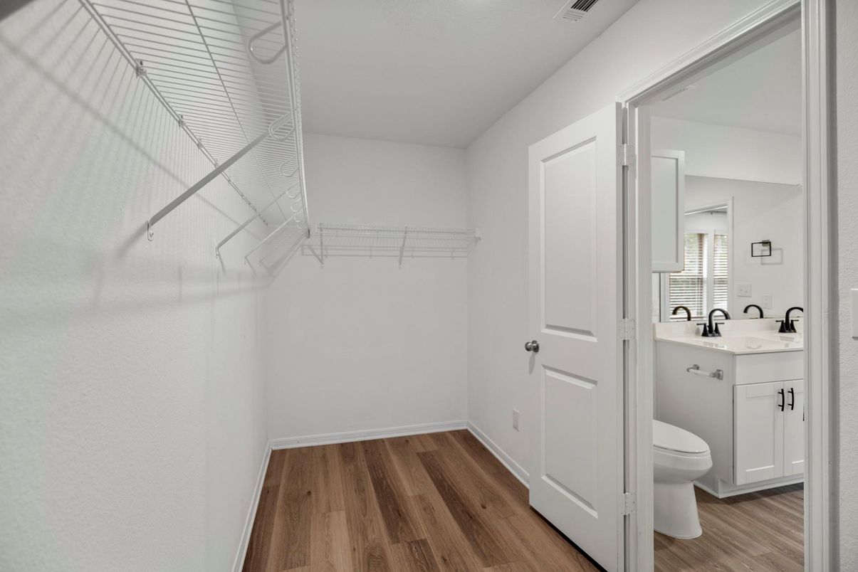 Bathroom, Interior, Walk-in Closets, Wood Texture Flooring