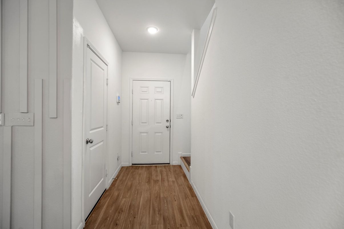 Interior, Recessed Lighting, Wood Texture Flooring