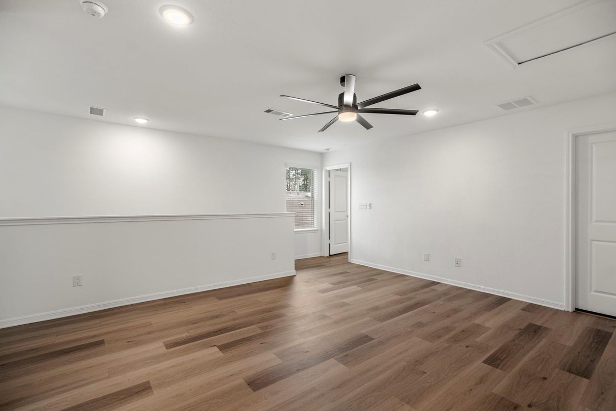 Empty room, Interior, Recessed Lighting, Wood Texture Flooring