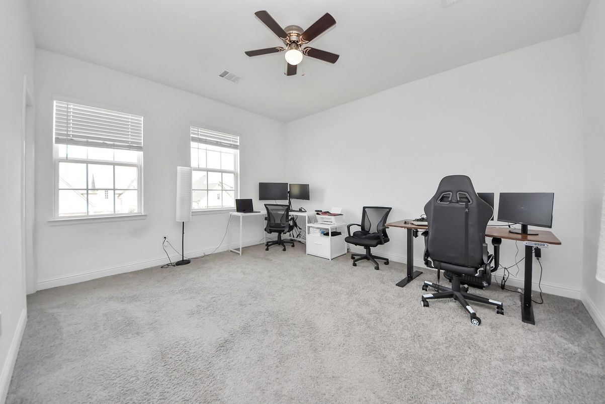 Home Office, Interior