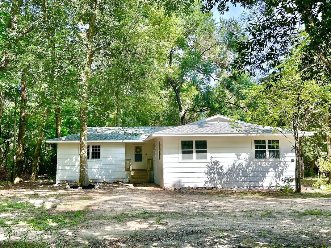 Exterior, Facade, Ranch