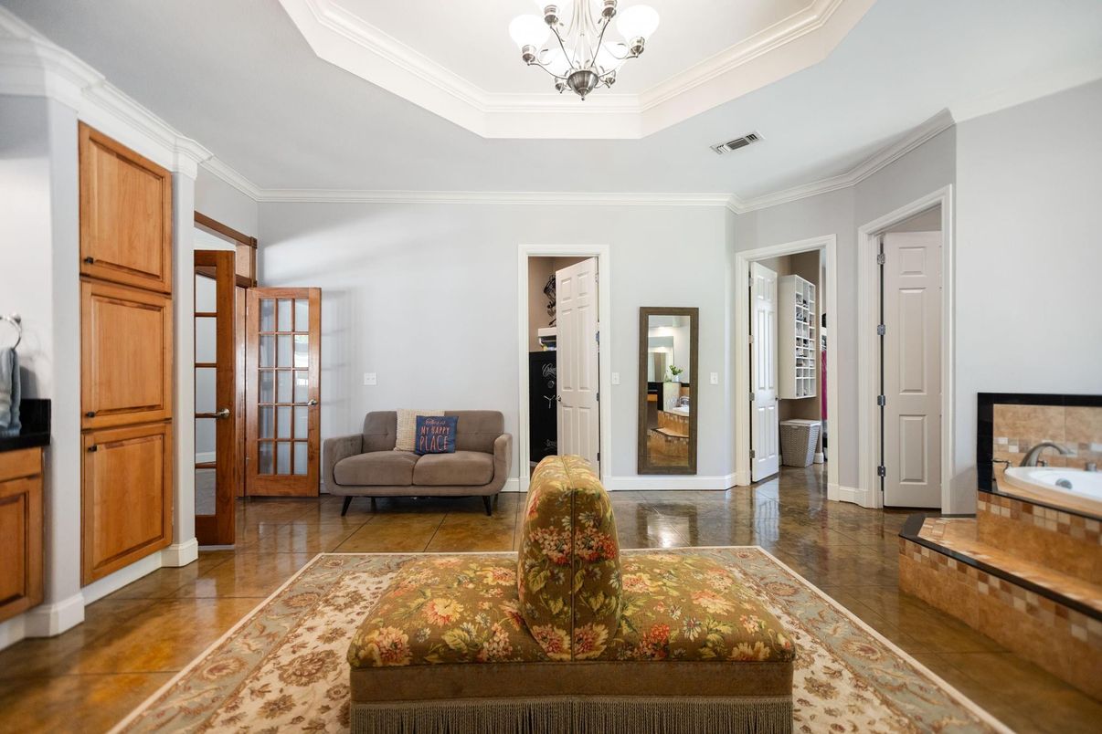 Chandelier, Interior