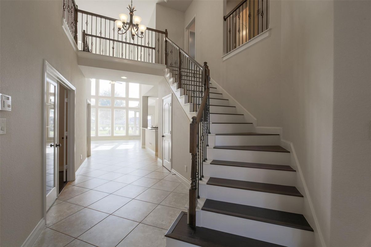 Chandelier, Interior