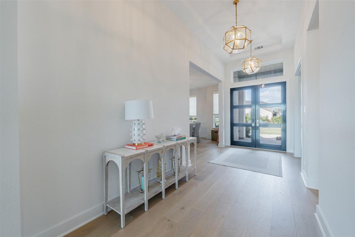 Interior, Pendant Lights, Wood Texture Flooring