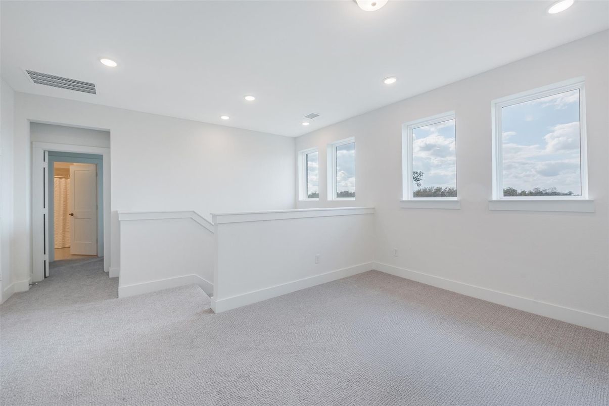 Empty room, Interior, Recessed Lighting