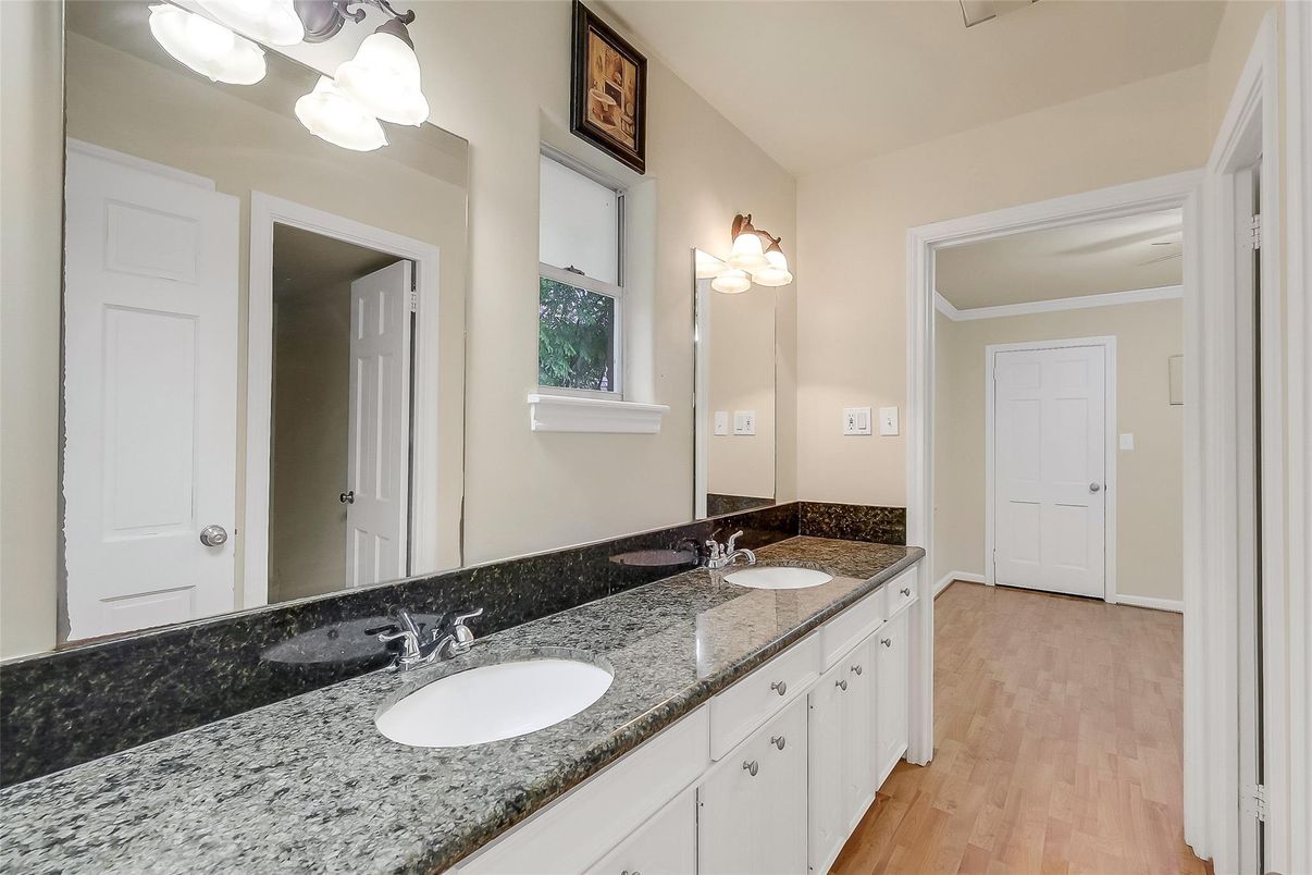 Bathroom, Dual Sink Vanities, Interior, Wood Texture Flooring
