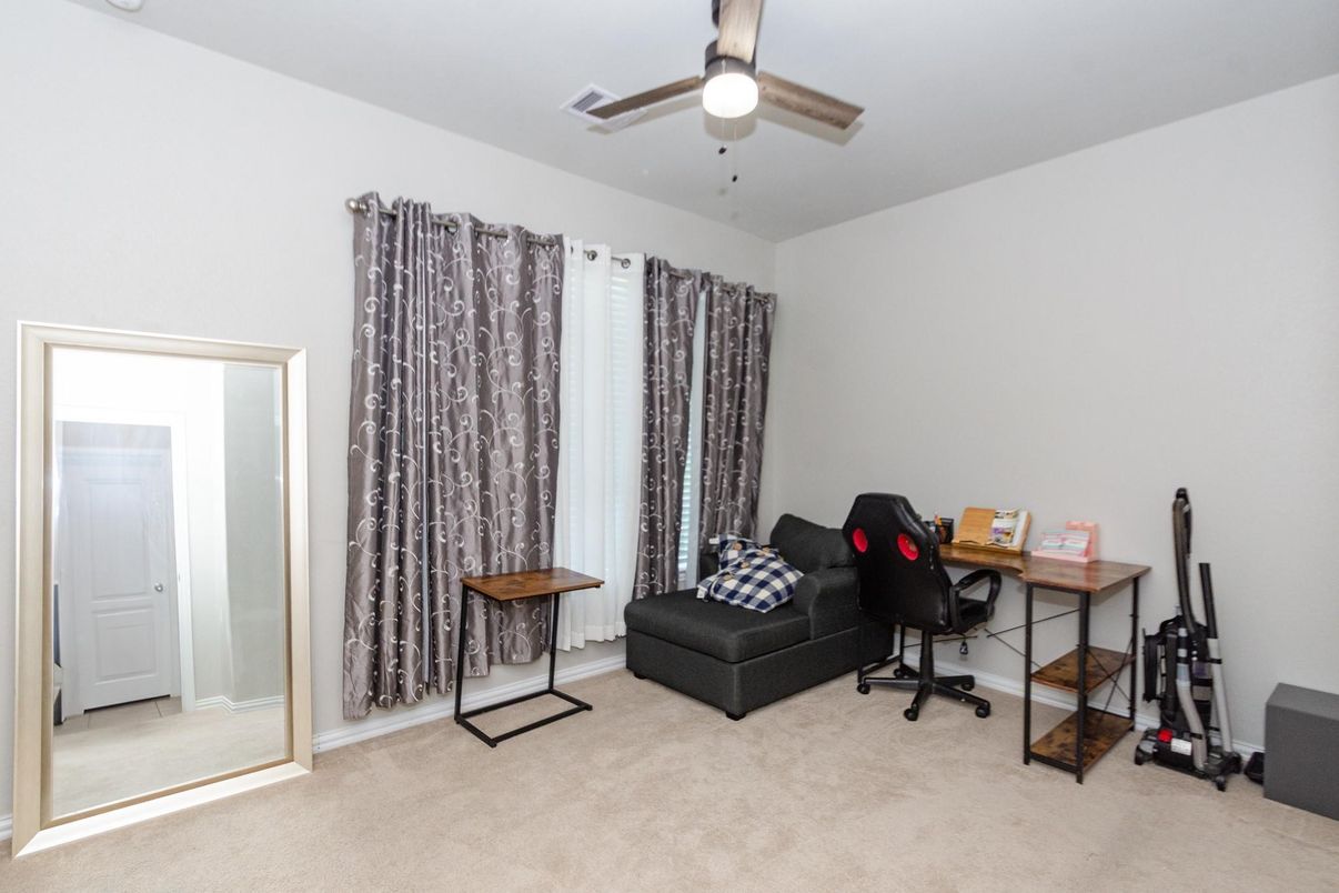 Home Office, Interior