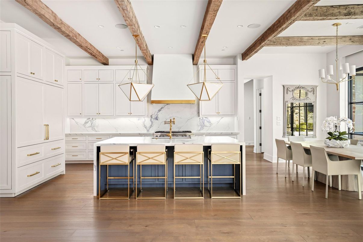 Chandelier, Dining room, Interior, Kitchen, Marble Walls, Pendant Lights, Recessed Lighting, Wooden Beams, Wood Texture Flooring