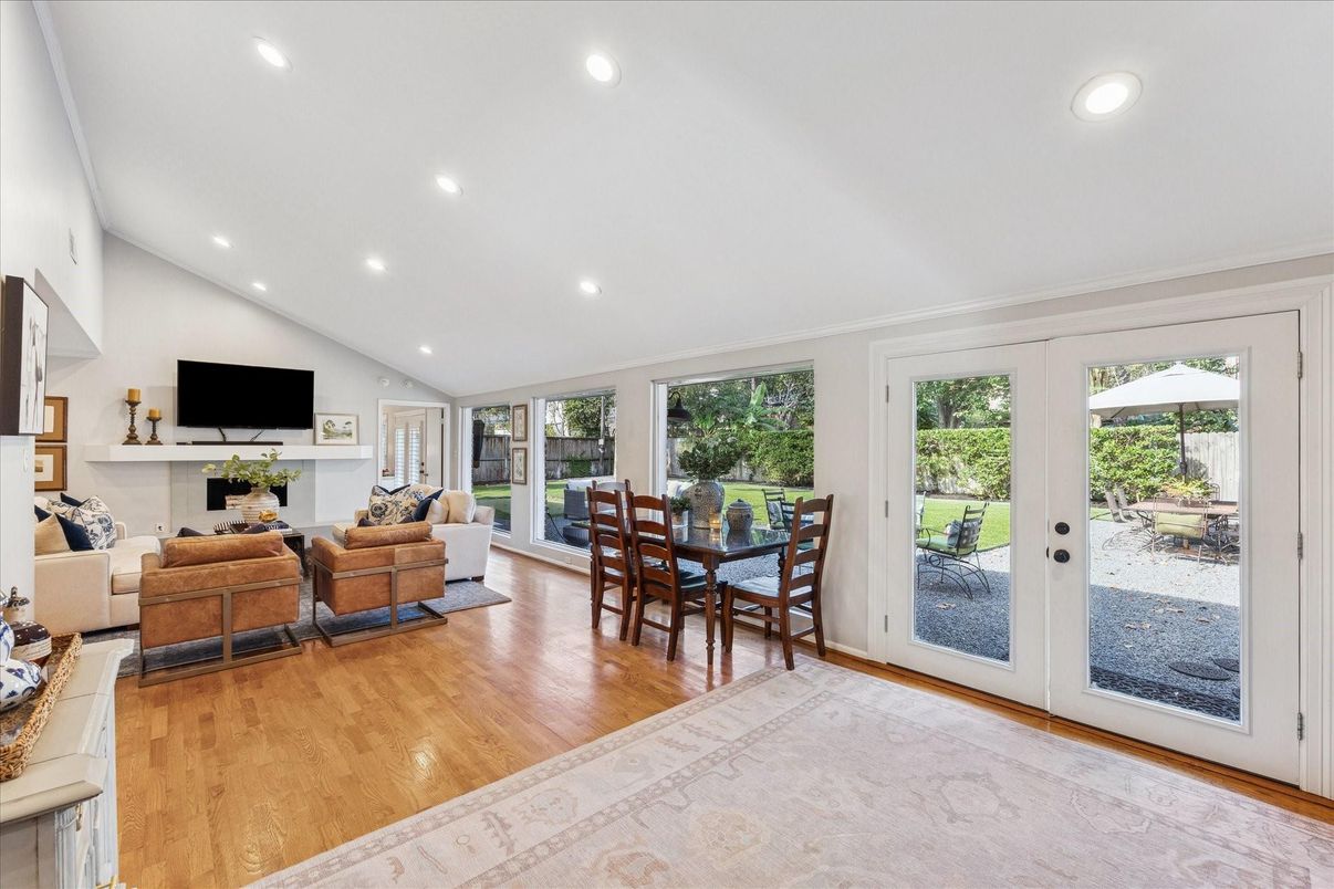 Dining room, Interior, Living room, Recessed Lighting, Wood Texture Flooring