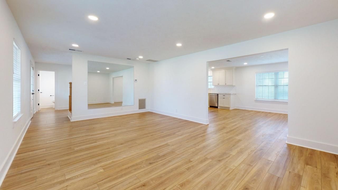 Empty room, Interior, Recessed Lighting, Wood Texture Flooring
