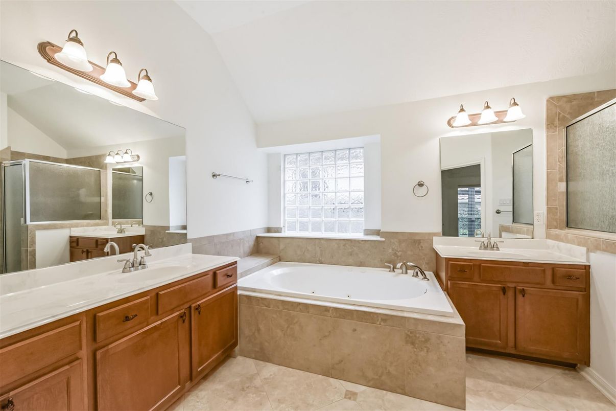 Bathroom, Dual Sink Vanities, Interior