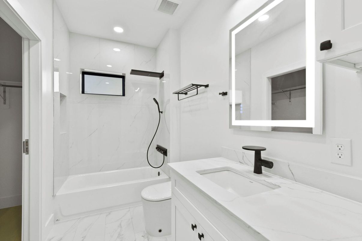 Bathroom, Interior, Marble, Marble Walls, Recessed Lighting
