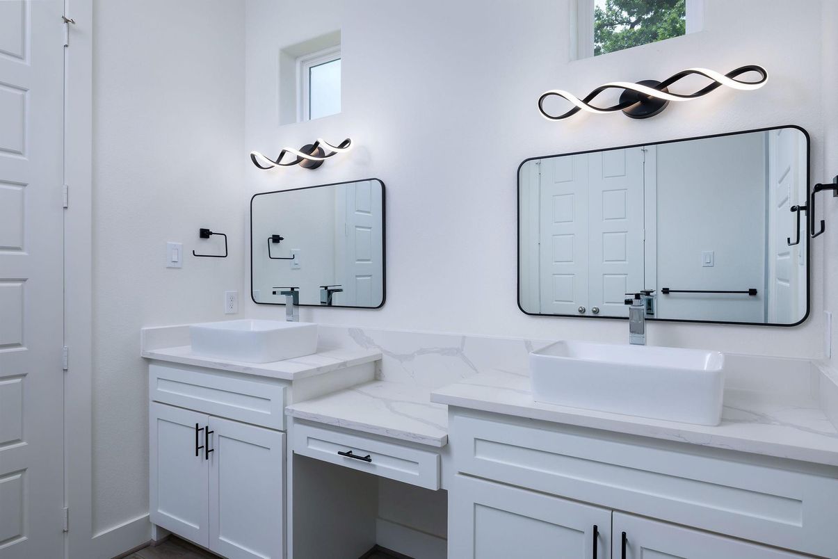 Bathroom, Dual Sink Vanities, Interior