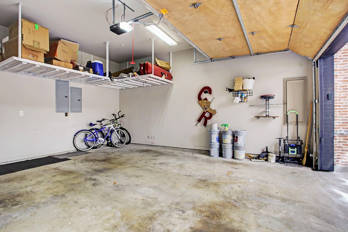 Garage, Interior