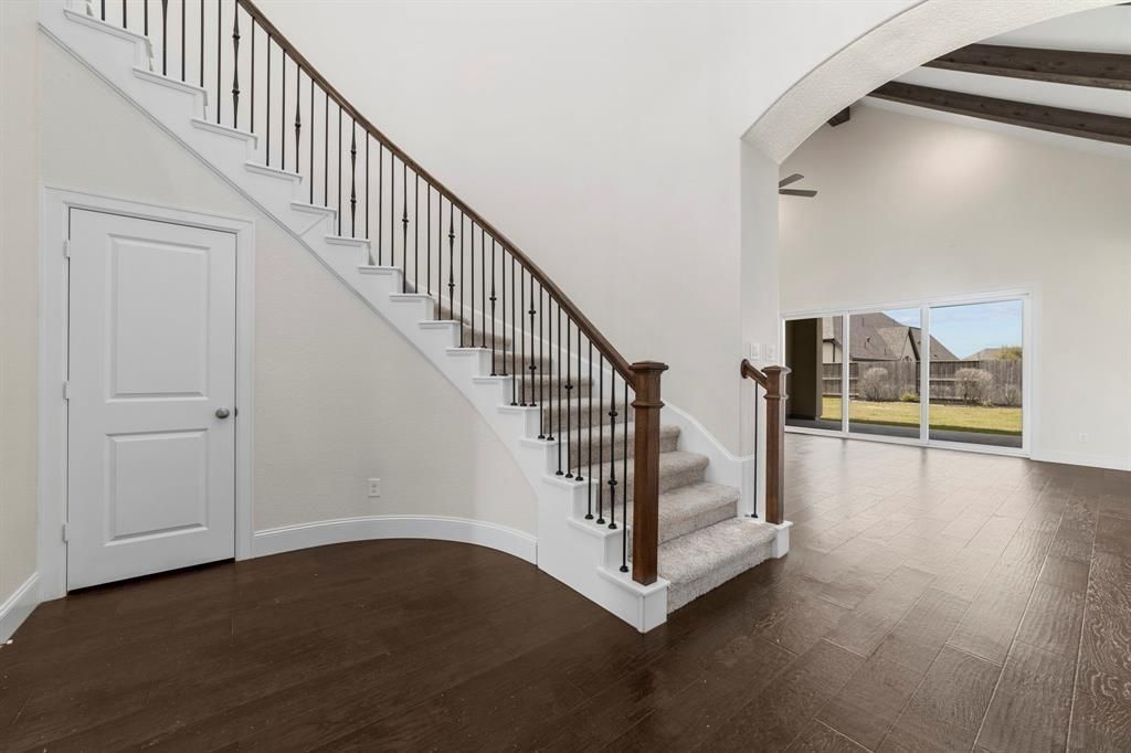 Empty room, Interior, Wooden Beams, Wood Texture Flooring
