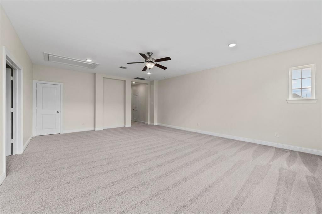 Empty room, Interior, Recessed Lighting