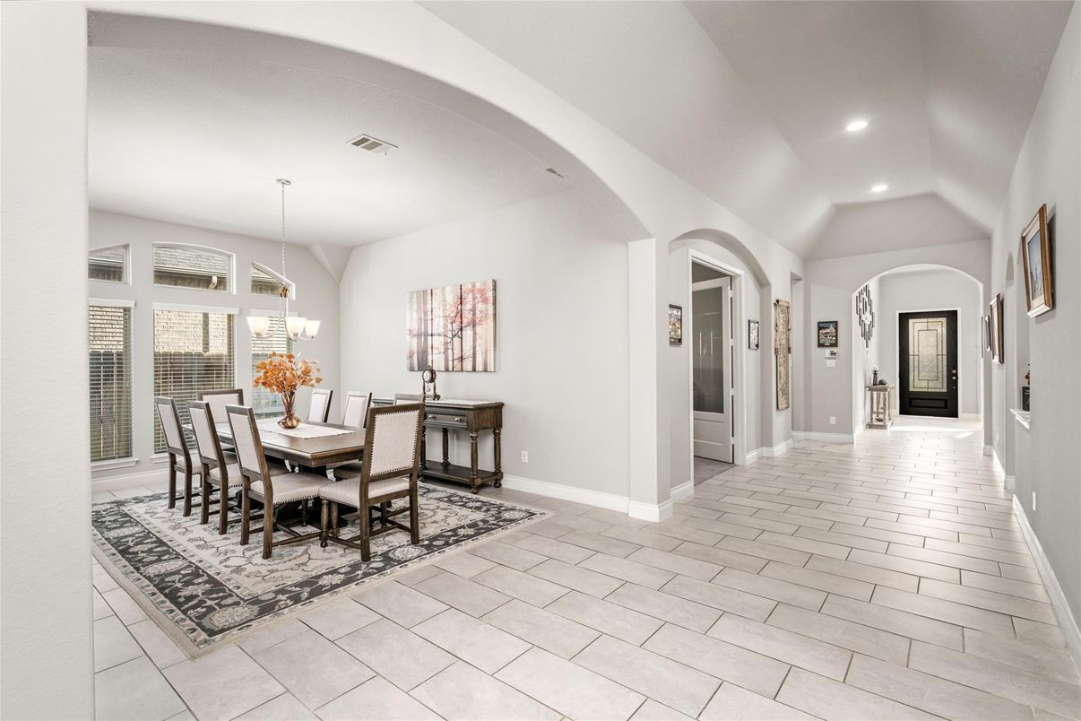 Chandelier, Dining room, Interior, Pendant Lights, Recessed Lighting