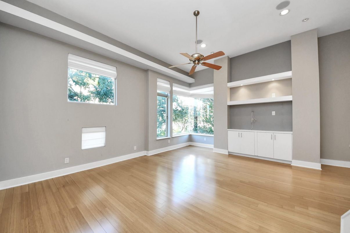 DE Listing image placeholder