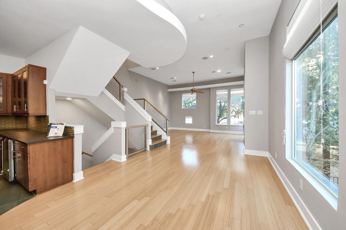 DE Listing image placeholder