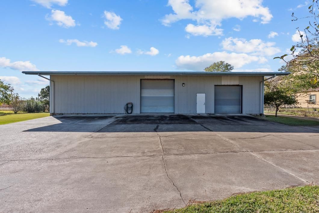 Detached Garage, Exterior