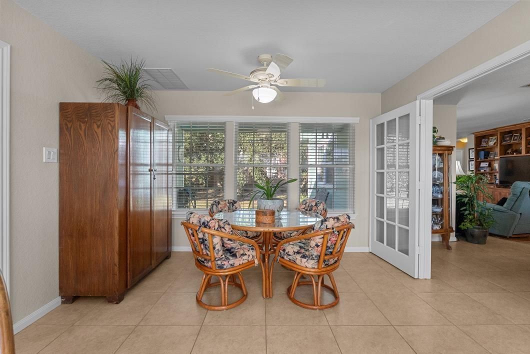 Dining room, Interior
