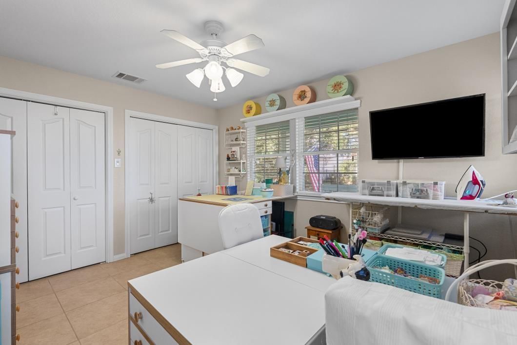 Home Office, Interior