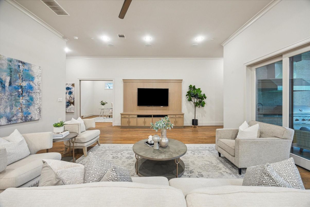 Interior, Living room, Recessed Lighting, Wood Texture Flooring